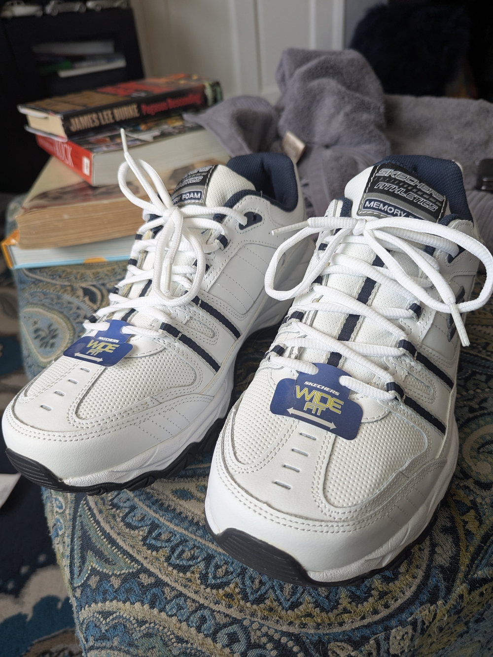 Skechers Men’s White and Navy Memory Foam Athletic Shoes Wide Fit 10.5